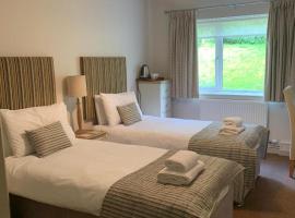 Llwyngwair Manor, Newport, PEMBROKESHIRE，位于纽波特的酒店