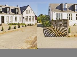 阿尔林布罗斯科勒吕斯特鲁画廊VI号度假屋，位于Allingåbro的酒店