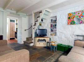 St Ives fisherman cottage, Sleeps 5, pet friendly，位于圣艾夫斯的酒店