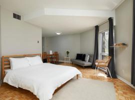Comfortable stay in the heart of downtown Montreal，位于蒙特利尔的公寓