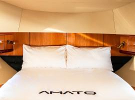 Luxury Yacht "Amato"，位于圣雷莫的船屋