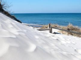 Bungalow MEER ODER WENIGER direkt am Strand，位于德兰斯克的乡村别墅