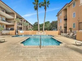 3 BR Condo 2 Pools, Hot Tub, Walk to Beach