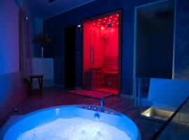AETERNA SUITES SPA Apartment，位于泰拉奇纳的带按摩浴缸的酒店