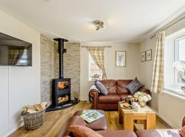 2 Bed in Rhosneigr 81515，位于Caeʼr-geiliog的酒店