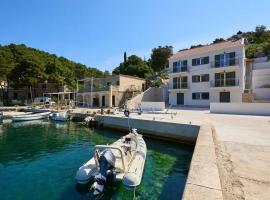 Apartments by the sea Okuklje, Mljet - 22341，位于Okuklje的公寓