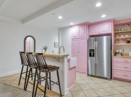 Salt & Sea Inn Unit B-1 Bed 1 Ba Condo w/Pool，位于泰比岛的酒店