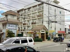 KASELDORZHOSTEL TRANSIENT at Moonwalk Paranaque，位于马尼拉的酒店