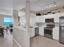 Destin West Gulfside 301 - True Beachfront Luxury - Beautiful Views!，位于沃尔顿堡滩的酒店