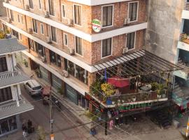 Hotel Edingo Inn，位于Itahari的酒店