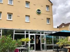 B&B HOTEL Chartres Centre Cathédrale，位于沙特尔的酒店