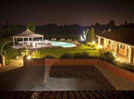 爱卡松尼农场酒店，位于卡多格尼的酒店