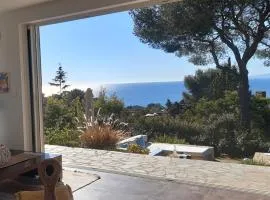 VILLA ANADINE - Aiguebonne BOULOURIS - PLEINE VUE MER - À 5 minutes à pied de la plage - Climatisée