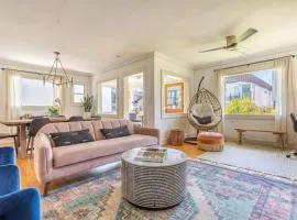 Hermosa Bungalow 1920s Charm Steps to the Strand