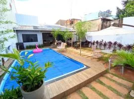 Espaço Inteiro: Chalé, até 4 pessoas, com piscina