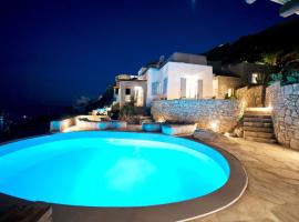 Luxury Mykonos Villa - 3 Bedrooms - Villa Vigor - Stunning Sea Views - Agios Lazaros，位于萨鲁的酒店