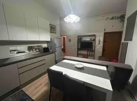 Mirella Apt, 2Min Train Station