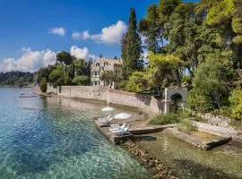Magnificent Seafront Corfu Villa - 5 En-Suite Bedrooms -The Durrells House | Historic Elegance & Modern Luxuries - Direct Beach Access & Private Heated Pool