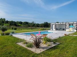 Maison de campagne avec piscine, jardin，位于Bonneville-la-Louvet的酒店