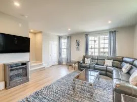 30 Mi to Downtown DC Charming Dale City Townhome!