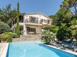 7 bedroom Villa in St Paul de Vence with 5000sqm by Riviera Secrets