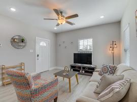 Easy Interstate Access Quiet Houston Home!，位于休斯顿的酒店