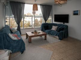 Appartement cosy sur Netanya，位于内坦亚的海滩短租房