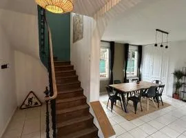Charmante Maison de 3 Ch avec Jardin et Parking