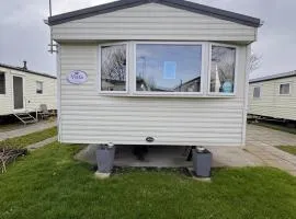 3 Bed Caravan - Sleeps 8 - Pet friendly Parking