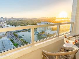 FontaineBleau Resort High Floor w Ocean Views，位于迈阿密海滩的酒店