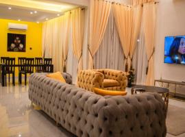 Sleek Luxury Homes，位于库马西的酒店