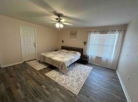 Tranquility Home near Beaches，位于棕榈海岸的酒店