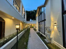 Azana Essence Sanggabuana Bogor，位于Kamparganya的酒店