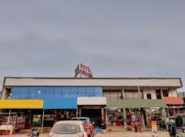 Hotel Arsh Inn Ahmedabad，位于艾哈迈达巴德的酒店