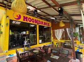 Moondance Cottage Inn