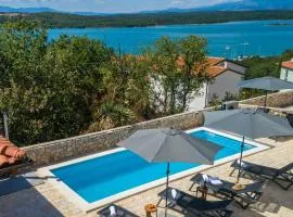 House CAPRI with heated pool and sea view