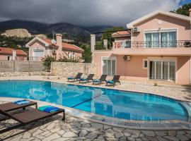 Delightful Kefalonia Villa - 3 Bedrooms - Villa Mare Blue - Private Pool and Close to Amenities - Trapezaki，位于凯法利尼亚岛的酒店