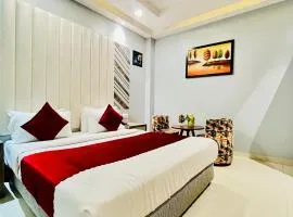 Hotel NASHA Unit By Worth New Delhi