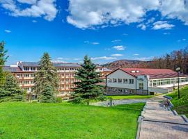 KZZG w Polsce, Górnicze Sanatorium Związkowe "GÓRNIK"，位于伊沃尼奇-兹德鲁伊的酒店