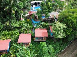 Villas In Sueño Private Jungle Hotel，位于曼努埃尔安东尼奥的酒店