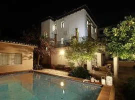 Exclusive 4BR Villa Private pool over Alhambra