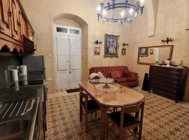 Cozy Corner House in Valletta - Authentic!，位于瓦莱塔的乡村别墅