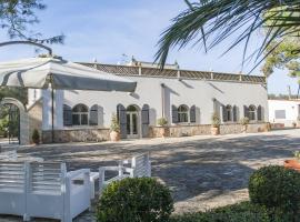 Villa dell'Amicizia, Idylic Italian garden retreat with heated pool，位于奥里亚的酒店