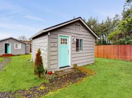 Breakwater Inn - Towhee Cottage #F，位于Grayland的酒店
