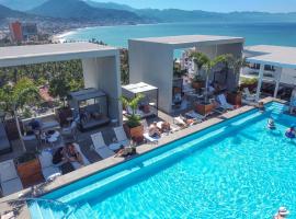 Hotel Mio Vallarta Unique & Different- Adults Only，位于巴亚尔塔港拉斯格洛里亚斯-北酒店区的酒店