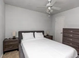 Wyndham 108 Corporate & Modern 1br Suite