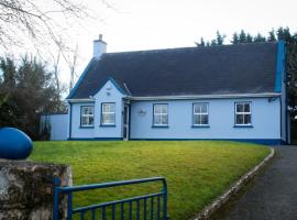 Riverside Cottage in the Burren，位于Corrofin的酒店