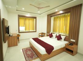 DIVINE HOTEL AND RESORTS，位于加雅的酒店