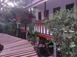 Sabuy country resort house Pak meng สบายคันทรีรีสอร์ท เฮาส์ ปากเมง，位于西考的乡村别墅