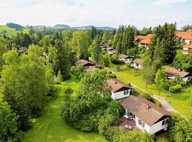 Ferienhäuser im Feriendorf Weissensee im Allgäu E，位于福森的酒店